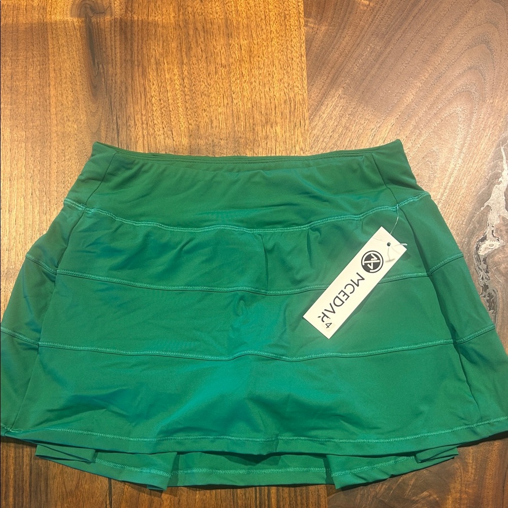 Amazon Women's Vibrant Green Skort
